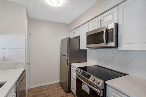Condominio en venta en Tampa, Florida, 1 dormitorio, 58.62 m2 № 910901 - foto 6