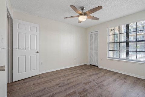 Condominio en venta en Tampa, Florida, 1 dormitorio, 58.62 m2 № 910901 - foto 19