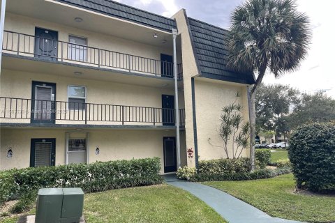 Condominio en venta en Tamarac, Florida, 2 dormitorios, 88.26 m2 № 911768 - foto 1