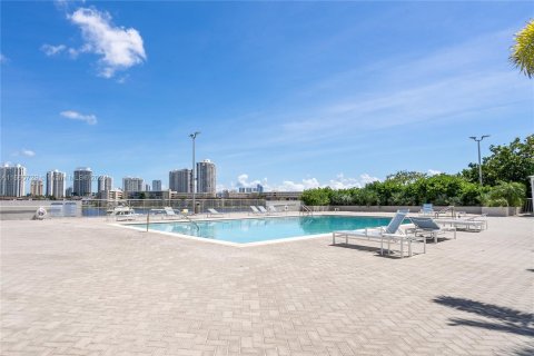 Condominio en venta en Aventura, Florida, 1 dormitorio, 93.37 m2 № 1378875 - foto 27