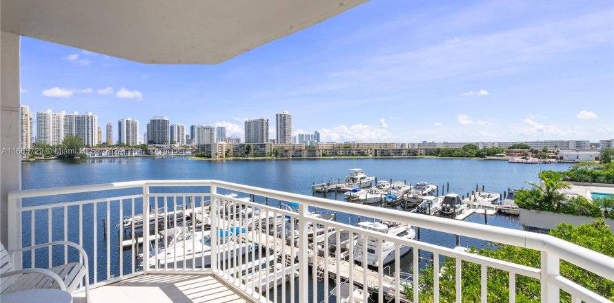 Condo in Aventura, Florida, 1 bedroom  № 1378875