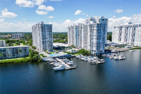 Condo in Aventura, Florida, 1 bedroom  № 1378875 - photo 22