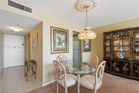 Condo in Aventura, Florida, 1 bedroom  № 1378875 - photo 5