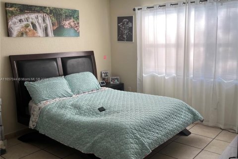 Condo in Miami Gardens, Florida, 2 bedrooms  № 1378830 - photo 6