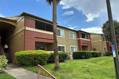 Condo in Casselberry, Florida, 1 bedroom  № 1352744 - photo 1