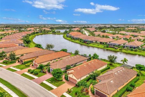 Villa ou maison à vendre à Sarasota, Floride: 3 chambres, 178.19 m2 № 1352770 - photo 2