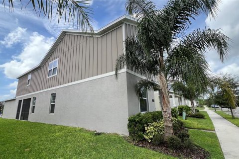 House in Winter Garden, Florida 4 bedrooms, 231.7 sq.m. № 1352702 - photo 2