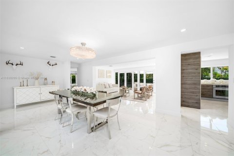 Villa ou maison à vendre à Pinecrest, Floride: 7 chambres, 619.29 m2 № 1315920 - photo 17