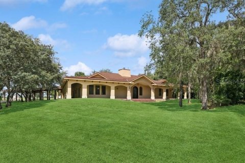 Villa ou maison à vendre à Kissimmee, Floride: 3 chambres, 609.35 m2 № 1346184 - photo 1