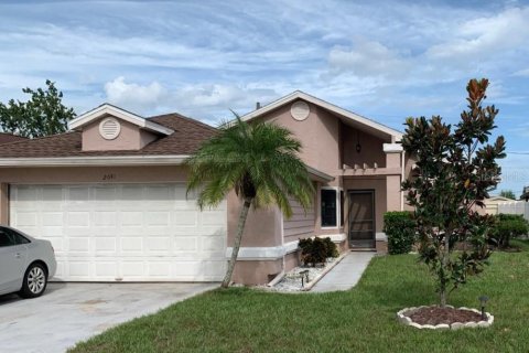 Villa ou maison à vendre à Kissimmee, Floride: 2 chambres, 107.67 m2 № 1354130 - photo 1