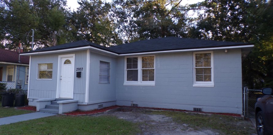 House in Jacksonville, Florida 3 bedrooms, 95.69 sq.m. № 875770