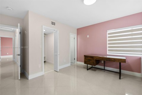 Casa en venta en Coral Gables, Florida, 3 dormitorios, 129.88 m2 № 1320612 - foto 18