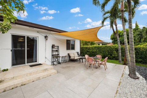 Casa en venta en Coral Gables, Florida, 3 dormitorios, 129.88 m2 № 1320612 - foto 28