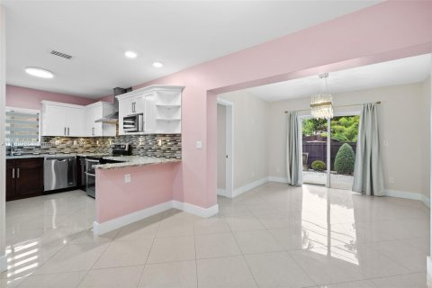 Villa ou maison à vendre à Coral Gables, Floride: 3 chambres, 129.88 m2 № 1320612 - photo 7