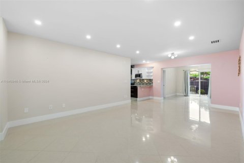 Villa ou maison à vendre à Coral Gables, Floride: 3 chambres, 129.88 m2 № 1320612 - photo 5