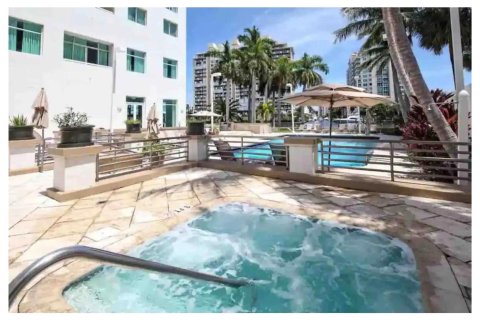 Condo in Fort Lauderdale, Florida, 1 bedroom  № 963639 - photo 8