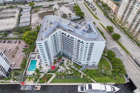 Condo in Fort Lauderdale, Florida, 1 bedroom  № 963639 - photo 11