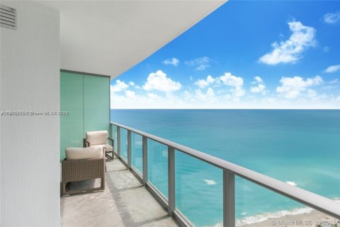 Copropriété à vendre à Hollywood, Floride: 1 chambre, 79.15 m2 № 1120610 - photo 1