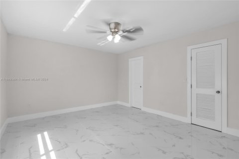 House in Miami Gardens, Florida 2 bedrooms, 111.48 sq.m. № 1332321 - photo 20