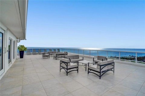 Condo in Fort Lauderdale, Florida, 2 bedrooms  № 1127917 - photo 11