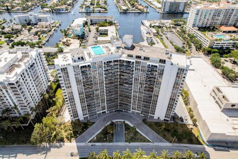 Condo in Fort Lauderdale, Florida, 2 bedrooms  № 1127917 - photo 15