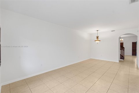 Townhouse in Homestead, Florida 4 bedrooms, 171.5 sq.m. № 1328277 - photo 9