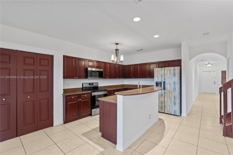 Townhouse in Homestead, Florida 4 bedrooms, 171.5 sq.m. № 1328277 - photo 3