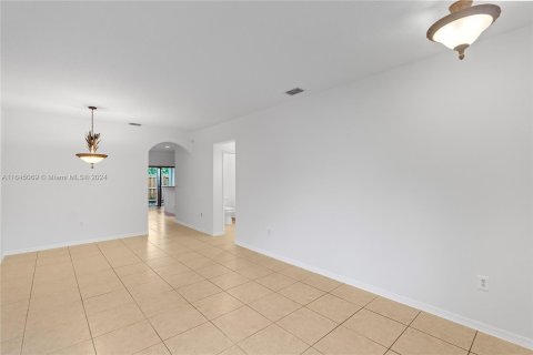 Townhouse in Homestead, Florida 4 bedrooms, 171.5 sq.m. № 1328277 - photo 10