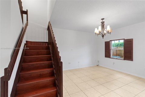 Townhouse in Homestead, Florida 4 bedrooms, 171.5 sq.m. № 1328277 - photo 7