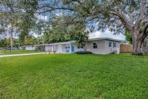 Casa en venta en Saint Petersburg, Florida, 4 dormitorios, 174.84 m2 № 1378552 - foto 2