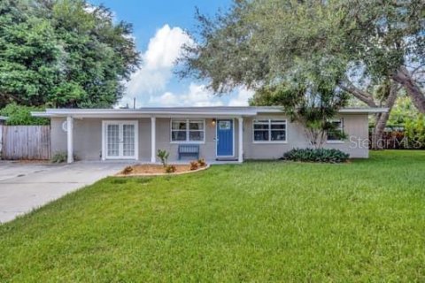 Casa en venta en Saint Petersburg, Florida, 4 dormitorios, 174.84 m2 № 1378552 - foto 1