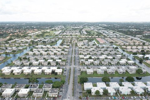 Condo in Delray Beach, Florida, 2 bedrooms  № 1329509 - photo 23