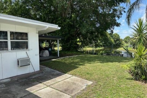 House in Margate, Florida 3 bedrooms, 153.85 sq.m. № 1329508 - photo 8