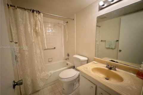 Condo in Pembroke Pines, Florida, 2 bedrooms  № 1329504 - photo 5