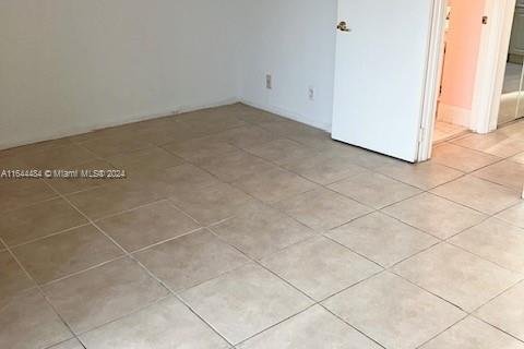 Copropriété à vendre à Pembroke Pines, Floride: 1 chambre, 65.22 m2 № 1328140 - photo 18