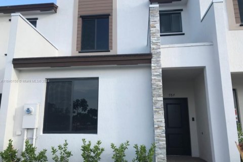 Adosado en venta en Miami, Florida, 3 dormitorios, 122.63 m2 № 1328106 - foto 2