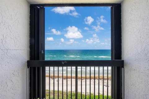 Copropriété à vendre à Hillsboro Beach, Floride: 2 chambres, 195.09 m2 № 1235730 - photo 25