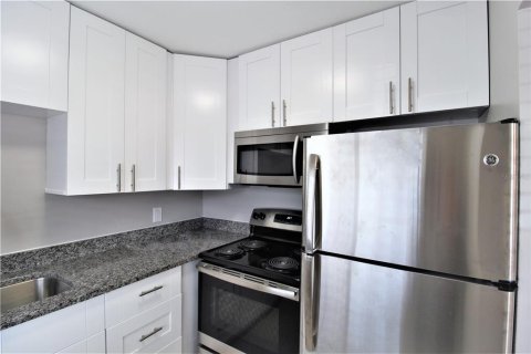 Apartamento en alquiler en Sarasota, Florida, 1 dormitorio, 52.03 m2 № 1357555 - foto 2