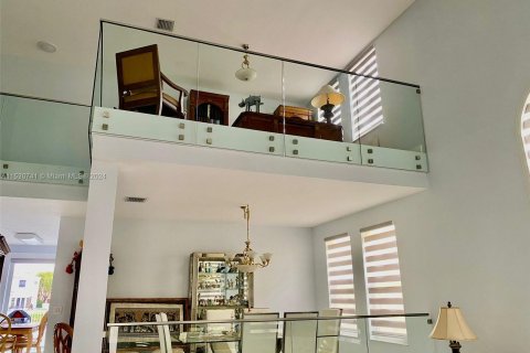 Villa ou maison à vendre à Miramar, Floride: 3 chambres, 342.9 m2 № 1000508 - photo 10