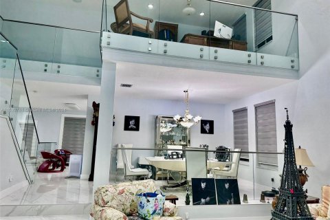 Casa en venta en Miramar, Florida, 3 dormitorios, 342.9 m2 № 1000508 - foto 2