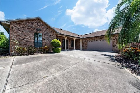 Villa ou maison à vendre à Kissimmee, Floride: 3 chambres, 306.02 m2 № 1263411 - photo 4