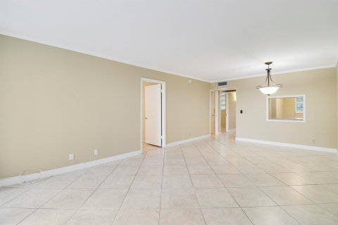 Condo in Davie, Florida, 2 bedrooms  № 968295 - photo 13