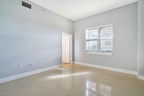 Condominio en venta en West Palm Beach, Florida, 2 dormitorios, 183.95 m2 № 968296 - foto 19