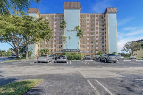 Condominio en venta en Coral Springs, Florida, 2 dormitorios, 83.61 m2 № 913328 - foto 1