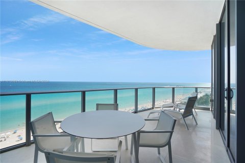 Condo in Sunny Isles Beach, Florida, 3 bedrooms  № 1239654 - photo 2