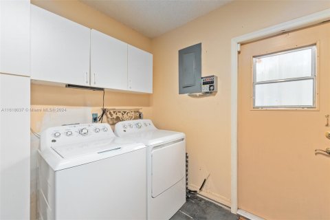 House in Port St. Lucie, Florida 2 bedrooms, 83.61 sq.m. № 1239579 - photo 26