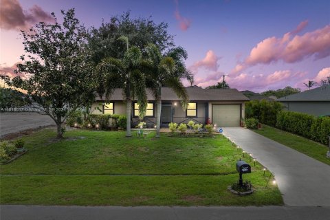 Villa ou maison à vendre à Port St. Lucie, Floride: 2 chambres, 83.61 m2 № 1239579 - photo 4