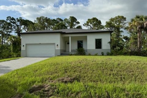 House in Port Charlotte, Florida 4 bedrooms, 159.05 sq.m. № 1276749 - photo 1