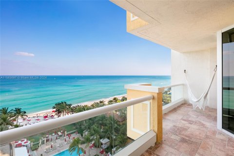 Condominio en venta en Sunny Isles Beach, Florida, 3 dormitorios, 205.69 m2 № 1167916 - foto 18