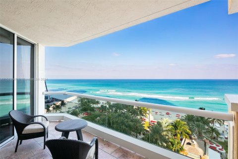 Copropriété à vendre à Sunny Isles Beach, Floride: 3 chambres, 205.69 m2 № 1167916 - photo 2